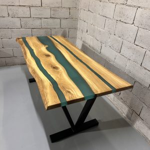 Dvostruki V metalni nogar crni mat trpezarijski sto od hrasta tirkizna smola - Pure Nature Design